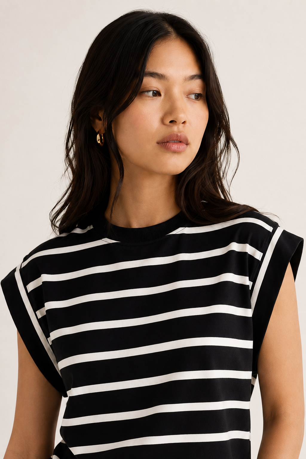 Women's casual sleeveless striped t-shirt in Black Birch Stripe