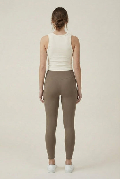 Contour Pocket Legging