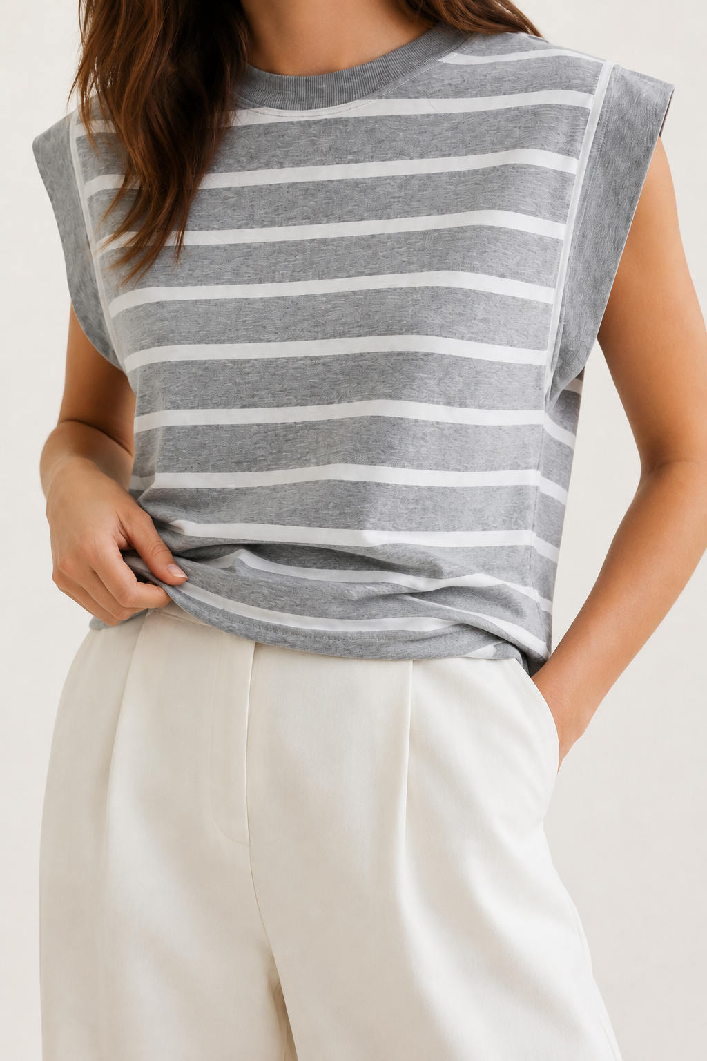 Women's casual sleeveless striped t-shirt in Heather Chrome Stripe