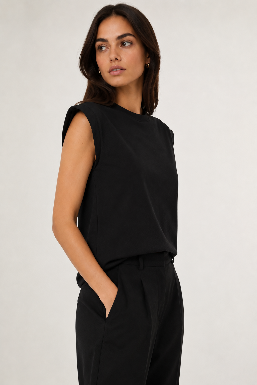 Women's casual sleeveless t-shirt in Rich Black