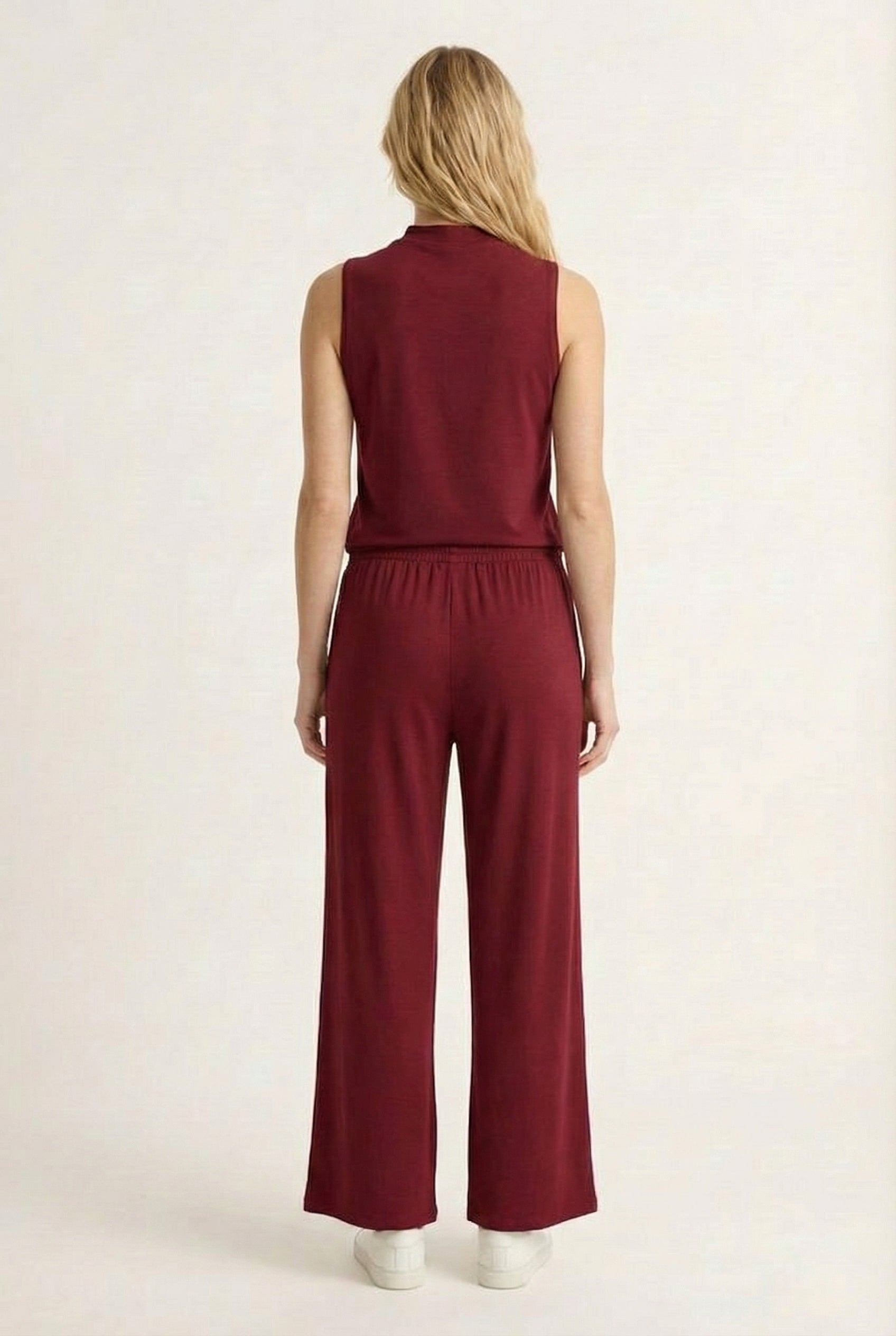 LOHNR Elevé Set in Bordeaux. A premium sleeveless faux-collar top and wide-leg pant matching set made from a smooth, wrinkle-resistant fabric.