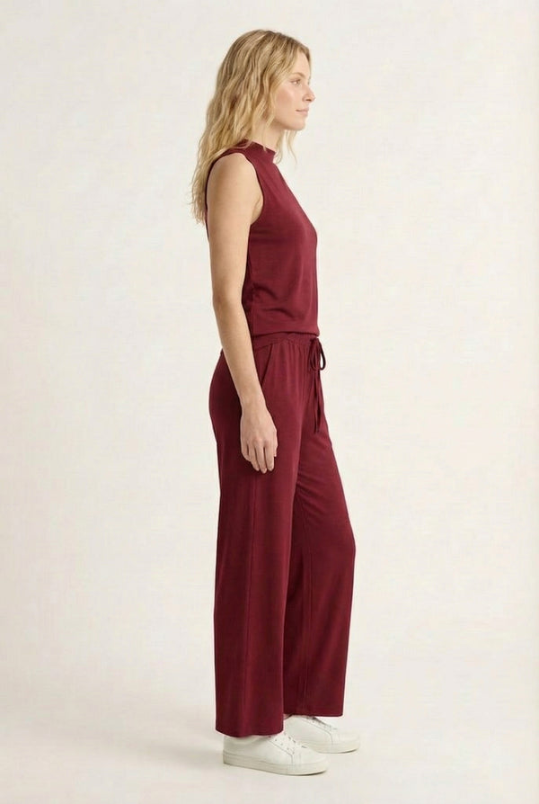 LOHNR Elevé Set in Bordeaux. A premium sleeveless faux-collar top and wide-leg pant matching set made from a smooth, wrinkle-resistant fabric.