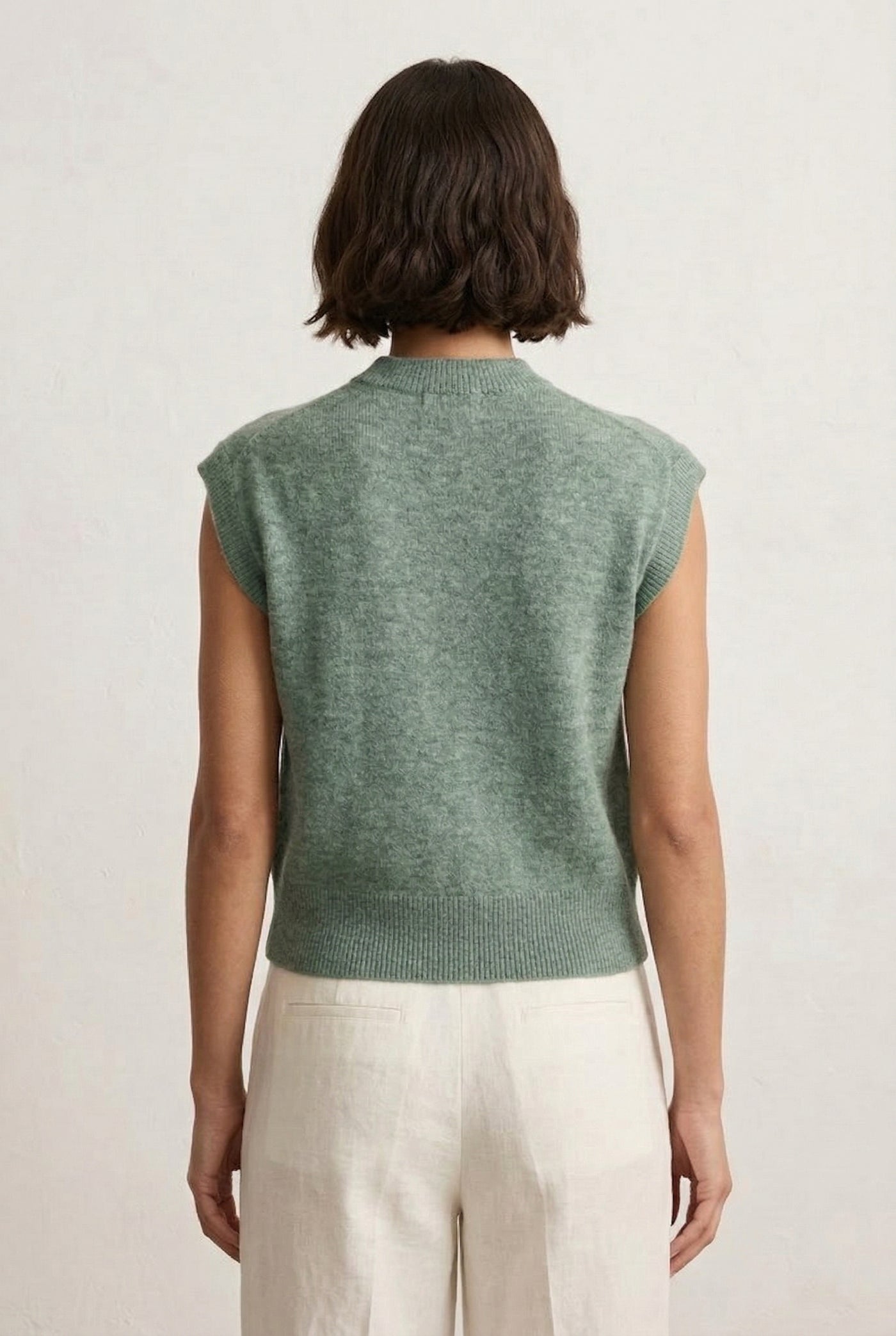 LOHNR premium women's sleeveless loungewear sweatshirt in Eucalyptus