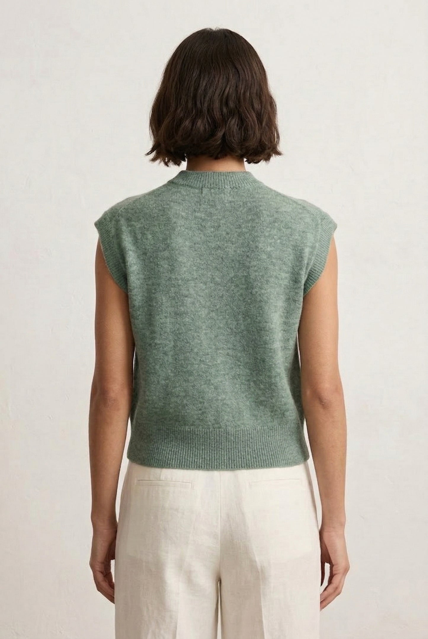 LOHNR premium women's sleeveless loungewear sweatshirt in Eucalyptus