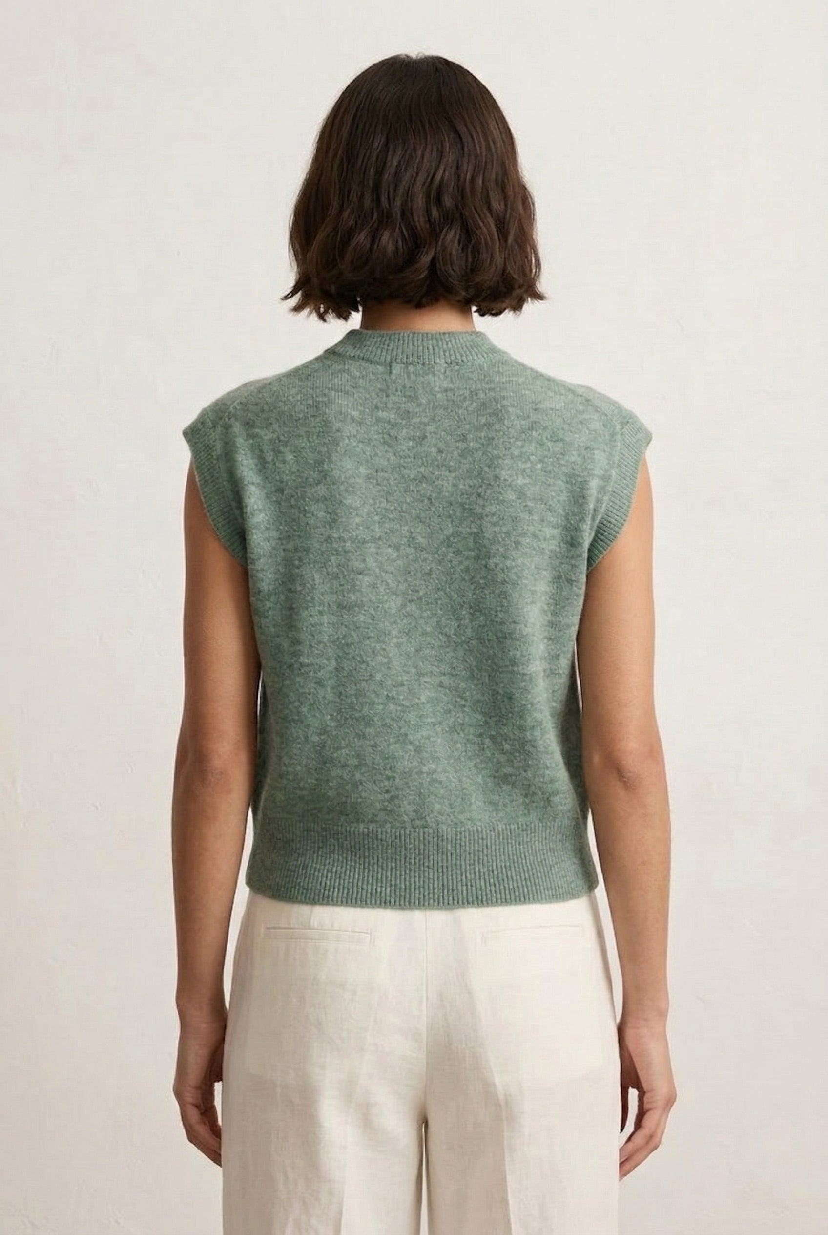 LOHNR premium women's sleeveless loungewear sweatshirt in Eucalyptus