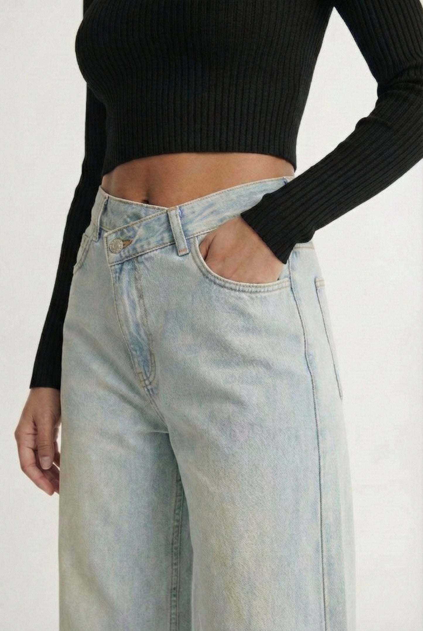 Lohnr Farrah Jean in Chalk Blue - High-waisted wide-leg denim