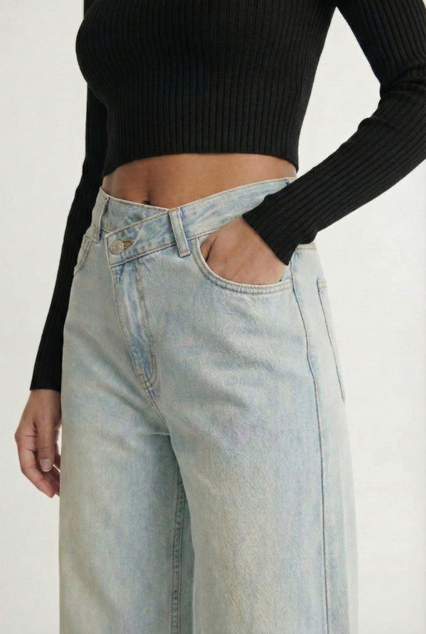 Lohnr Farrah Jean in Chalk Blue - High-waisted wide-leg denim