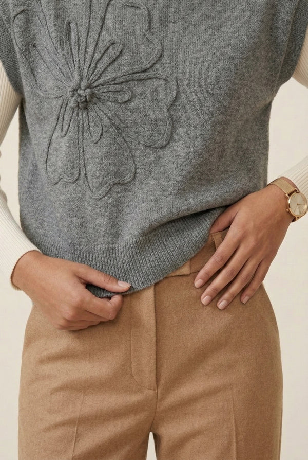 LOHNR premium women's sleeveless loungewear sweatshirt in Heather Chrome