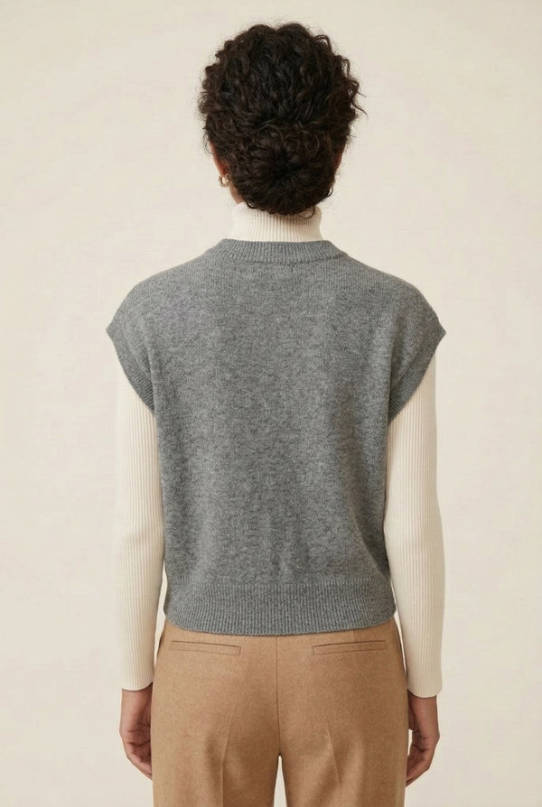 LOHNR premium women's sleeveless loungewear sweatshirt in Heather Chrome