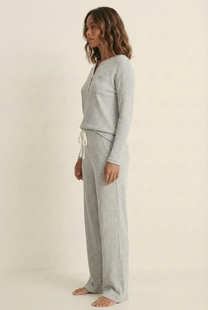 Women's Linea Set by LOHNR in Mist. A premium matching lounge set featuring a smooth, sweatshirt-material henley top and tailored comfortable joggers.