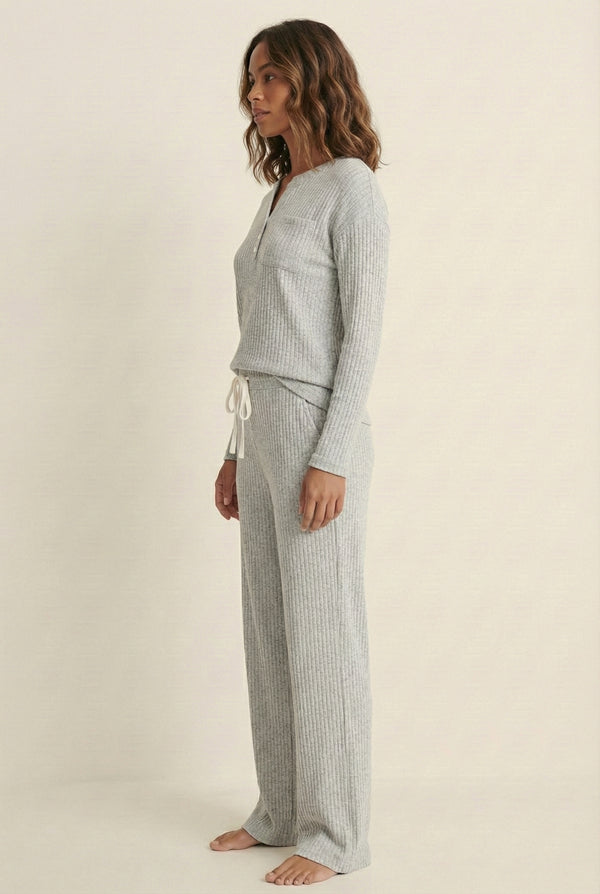 Women's Linea Set by LOHNR in Mist. A premium matching lounge set featuring a smooth, sweatshirt-material henley top and tailored comfortable joggers.