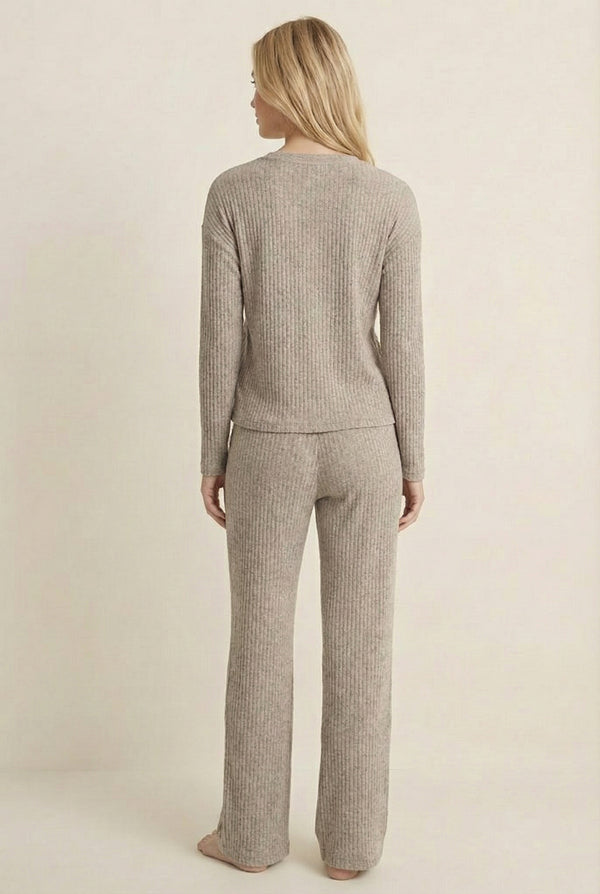 Women's Linea Set by LOHNR in Truffle. A premium matching lounge set featuring a smooth, sweatshirt-material henley top and tailored comfortable joggers.