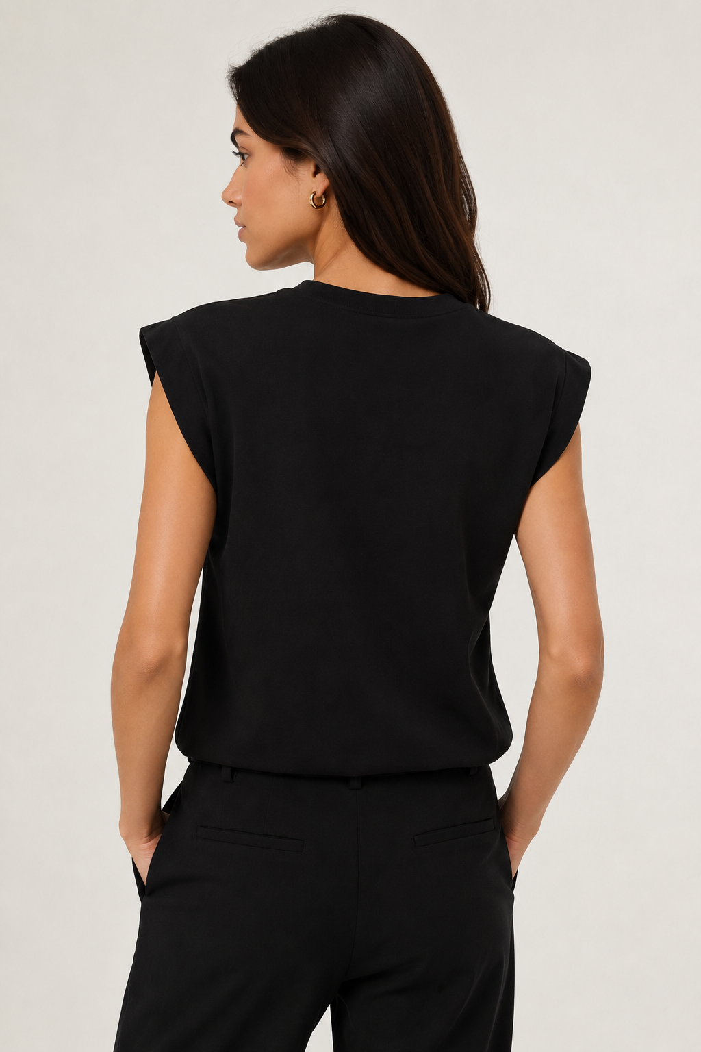Women's casual sleeveless t-shirt in Rich Black