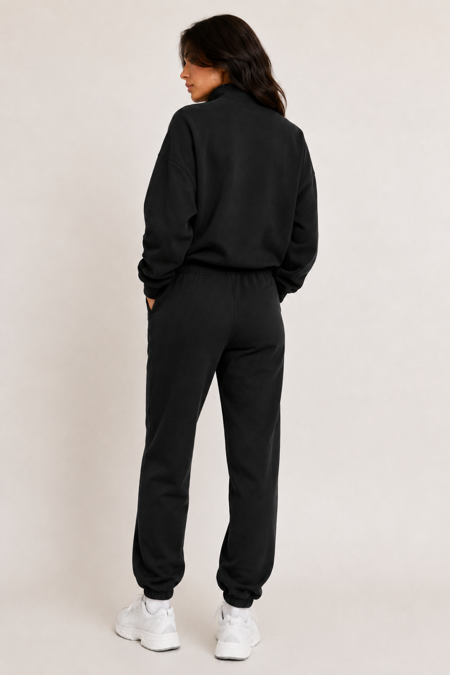 Pocket and zipper detail on The Everyday Cotton Set